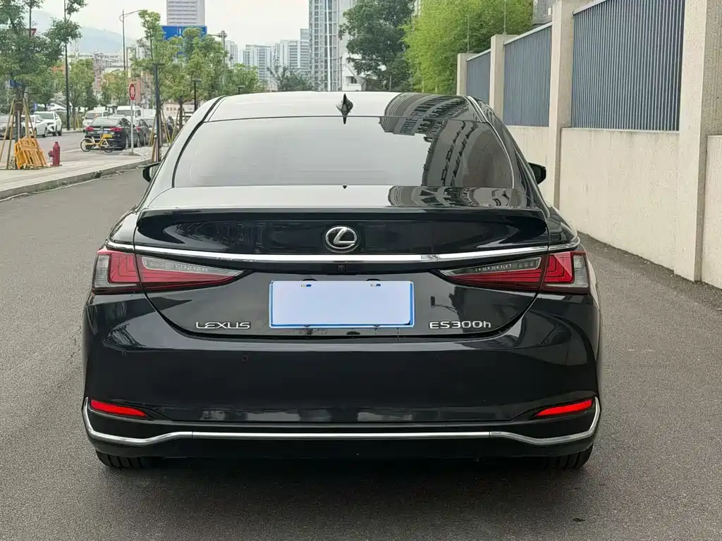 Lexus ES 2023 — фото 9