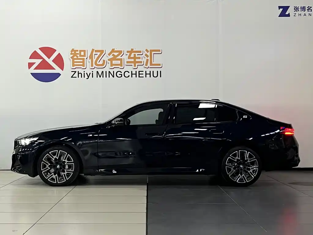 BMW 5 Series 2025
