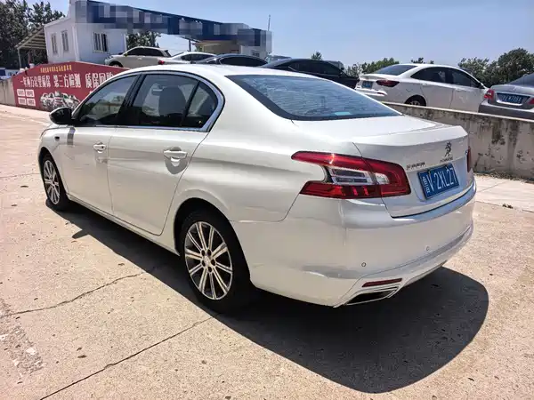 Peugeot 408 2016