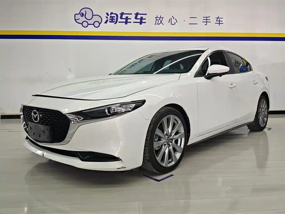 Mazda 3 Axela 2022 — фото 1