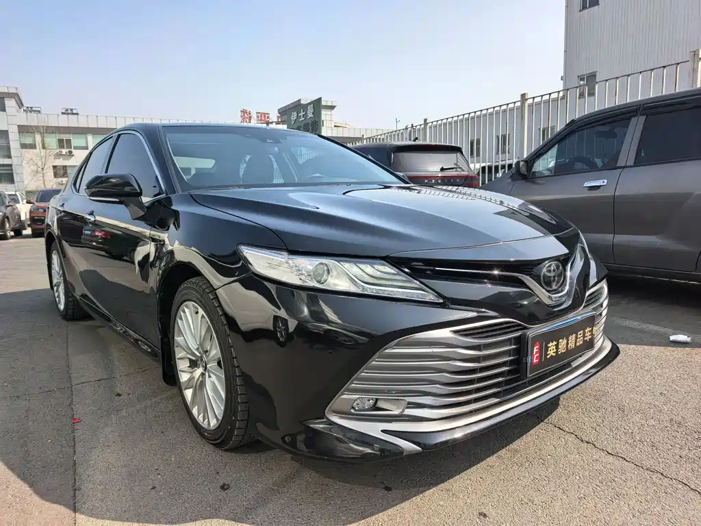 Toyota Camry 2019 — фото 3