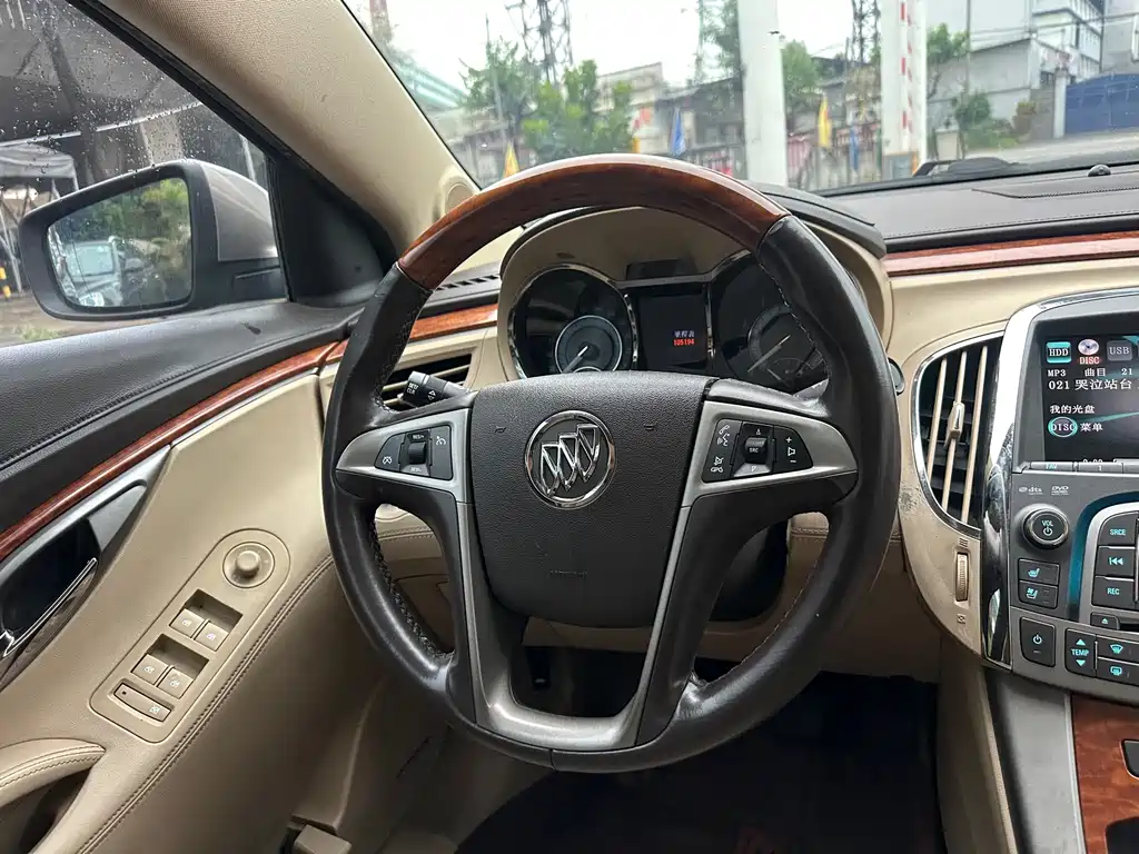 Buick LaCrosse 2011 — фото 20