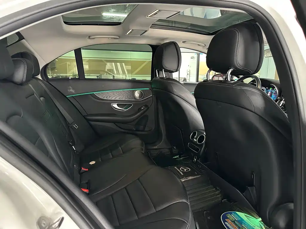 Mercedes-Benz C-Class 2019 — фото 15