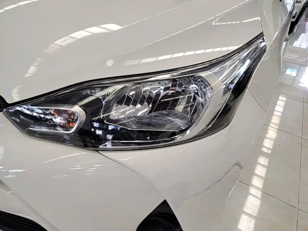 Toyota Yaris L 2018 — фото 24