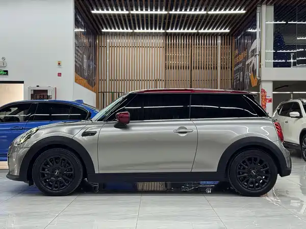 MINI MINI 2023