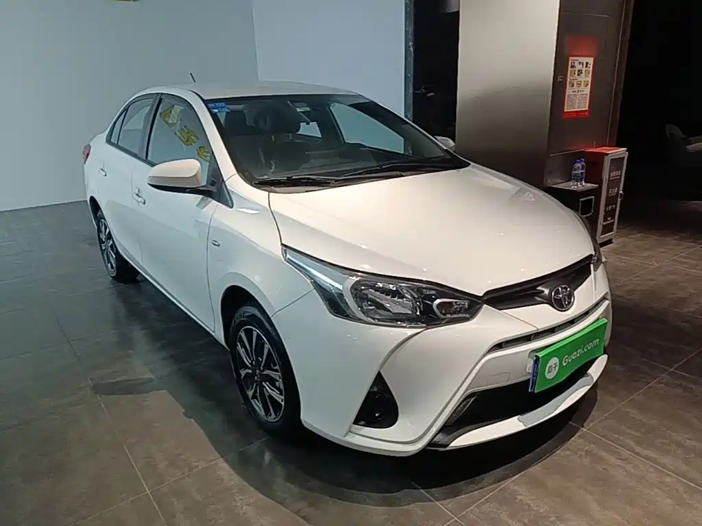 Toyota Yaris L 2023