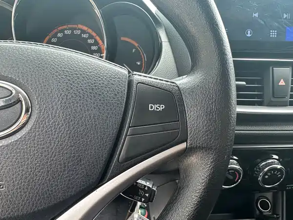 Toyota Yaris L 2022