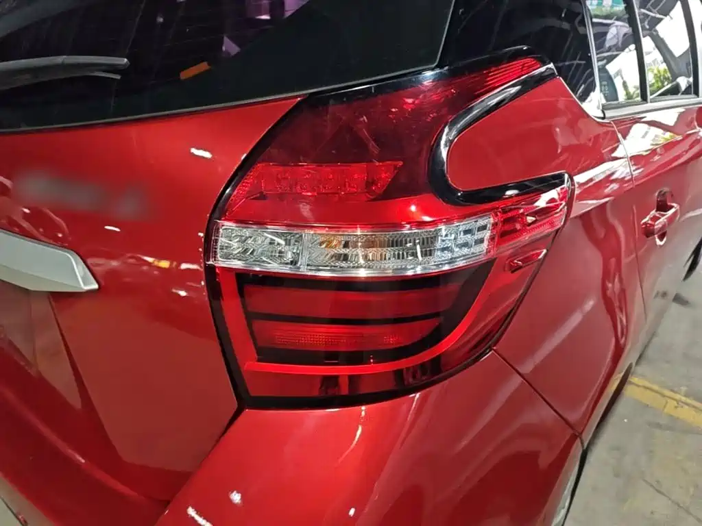 Toyota Yaris L 2016 — фото 8