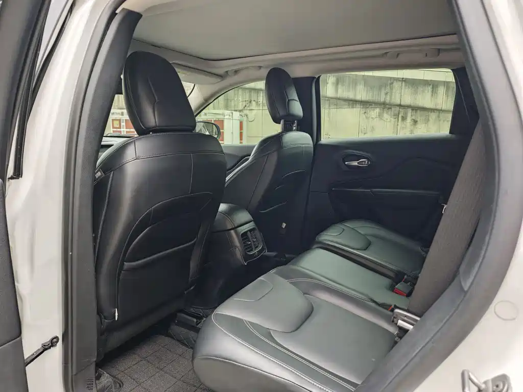 Jeep Cherokee 2016