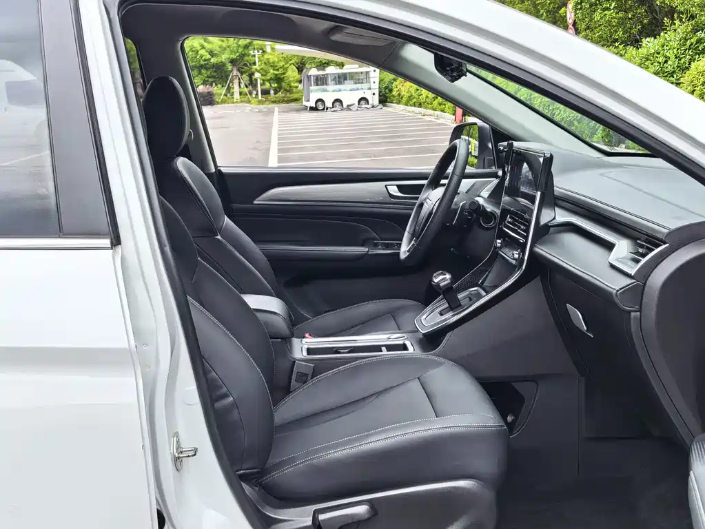 Haval M6 2021 — фото 12