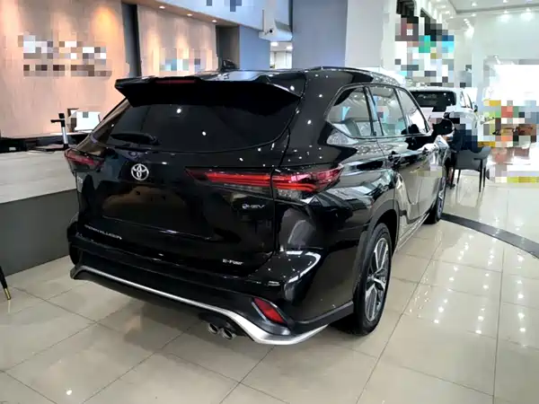 Toyota Crown Kluger 2025