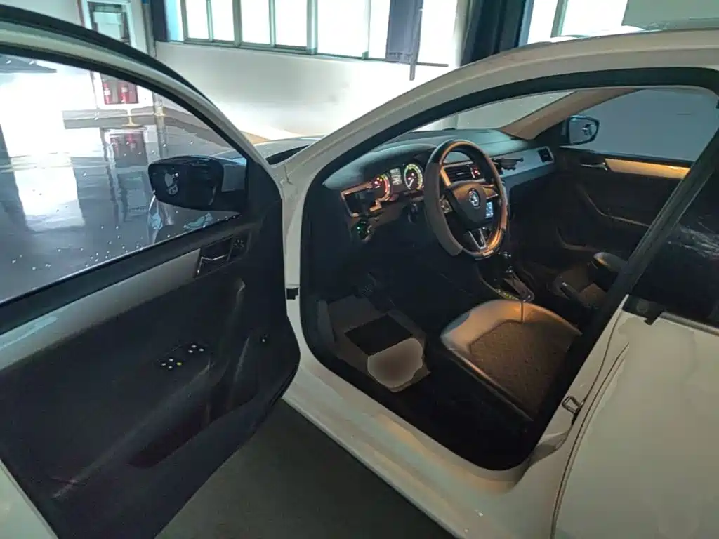 Skoda Rapid 2019 — фото 16