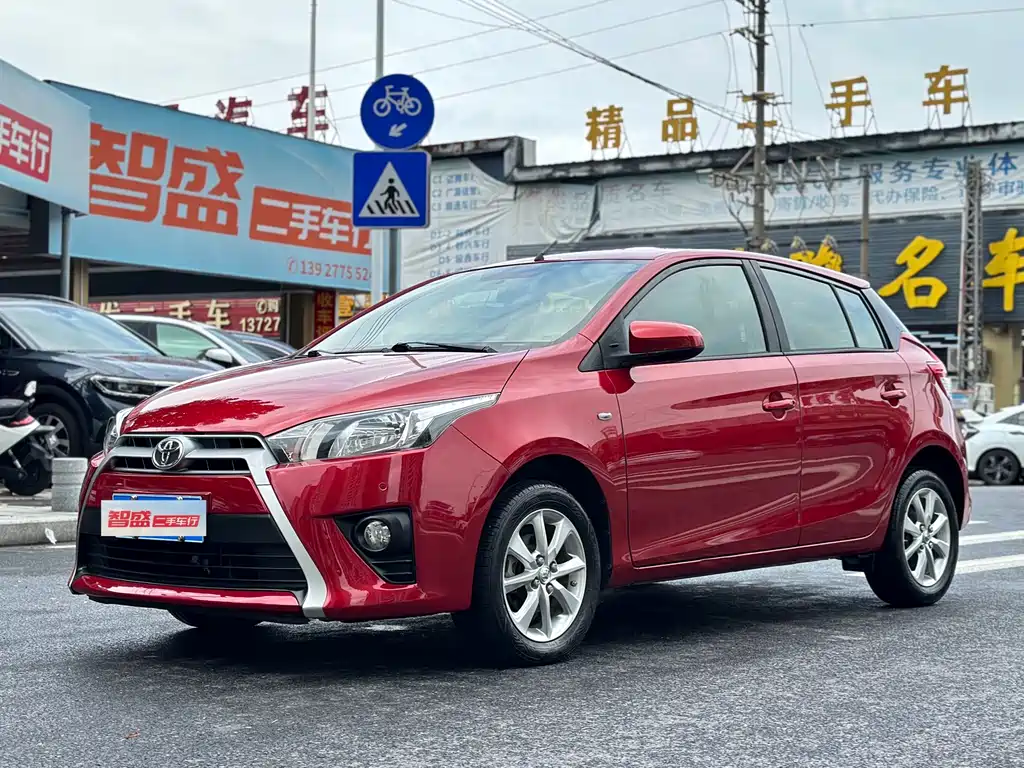 Toyota Yaris L 2015