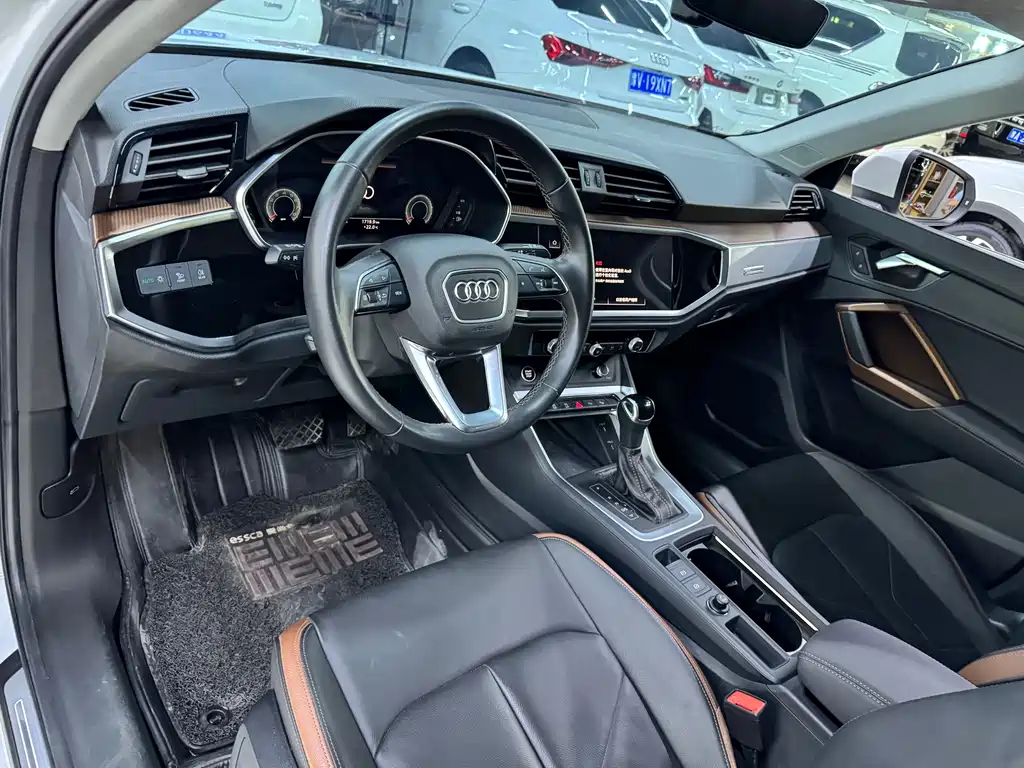 Audi Q3 2022 — фото 15