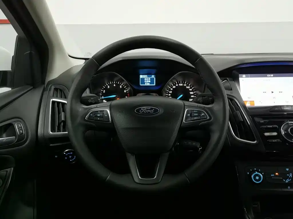 Ford Focus 2020 — фото 11