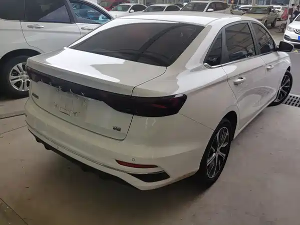 Geely Emgrand 2023