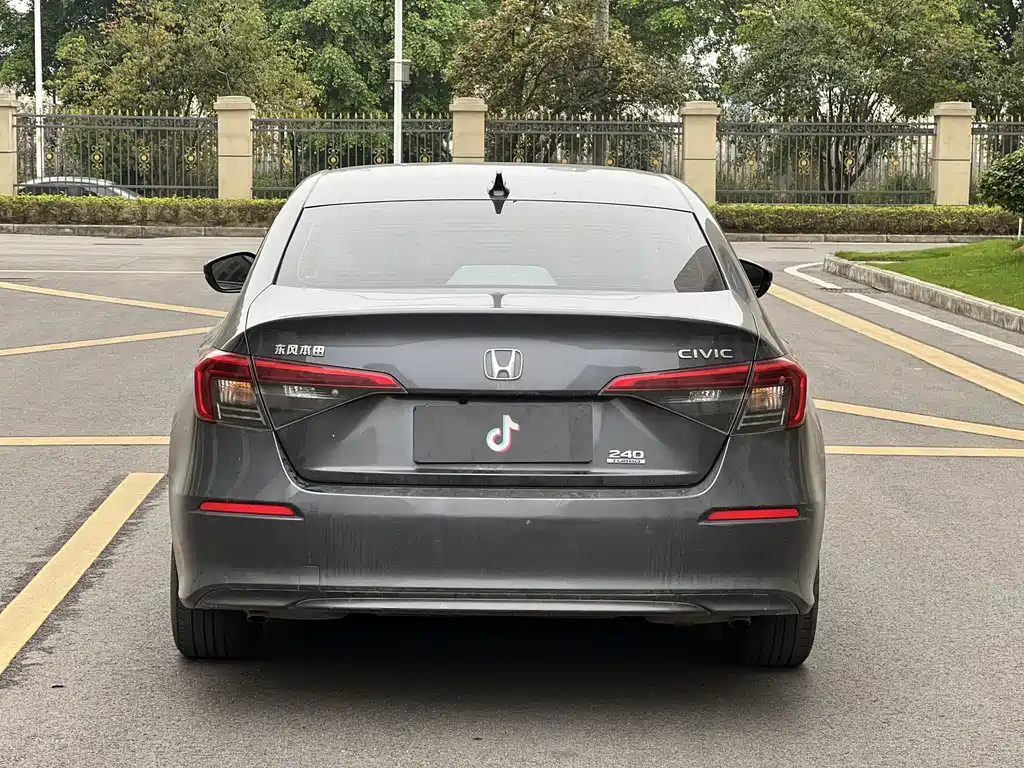 Honda Civic 2023 — фото 10