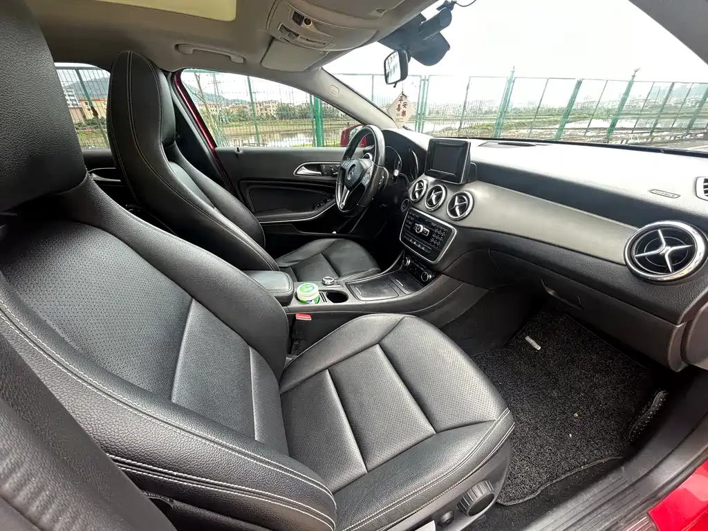 Mercedes-Benz GLA 2015 — фото 11