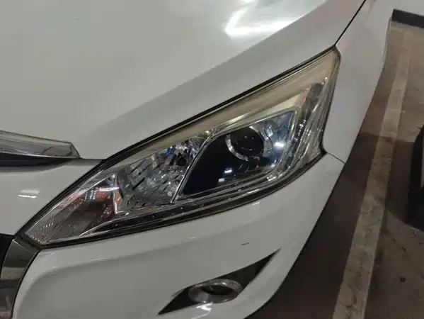 Luxgen You6 SUV 2014
