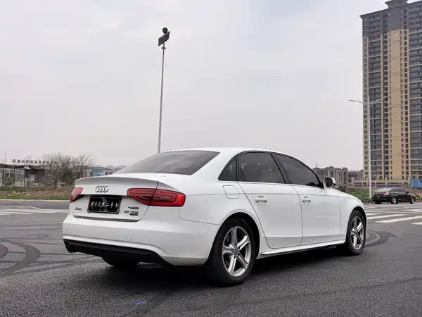 Audi A4L 2015