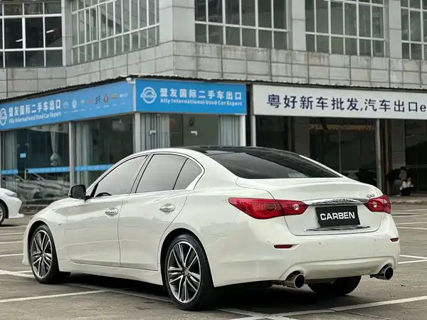Infiniti Q50 2014