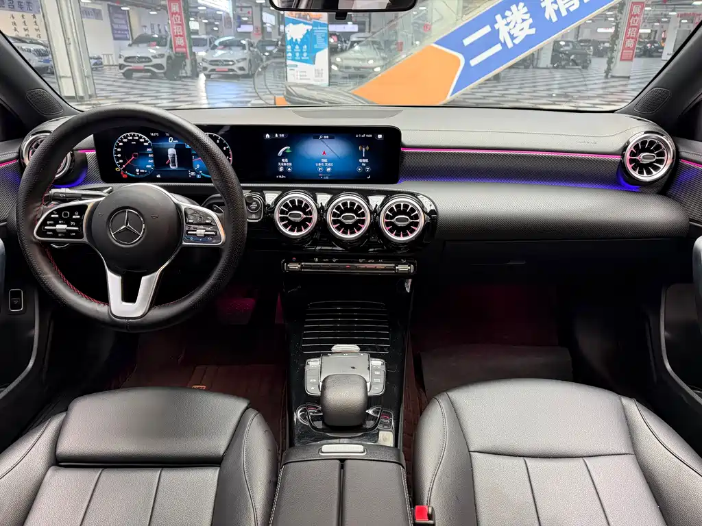 Mercedes-Benz A-Class 2023 — фото 11