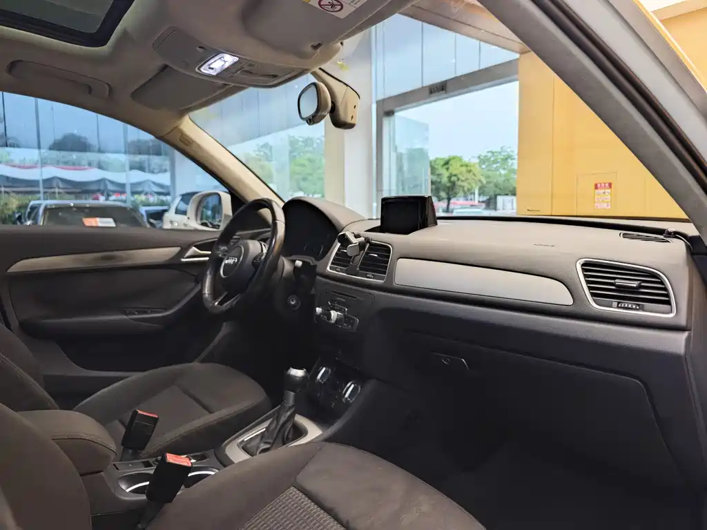 Audi Q3 2015 — фото 32