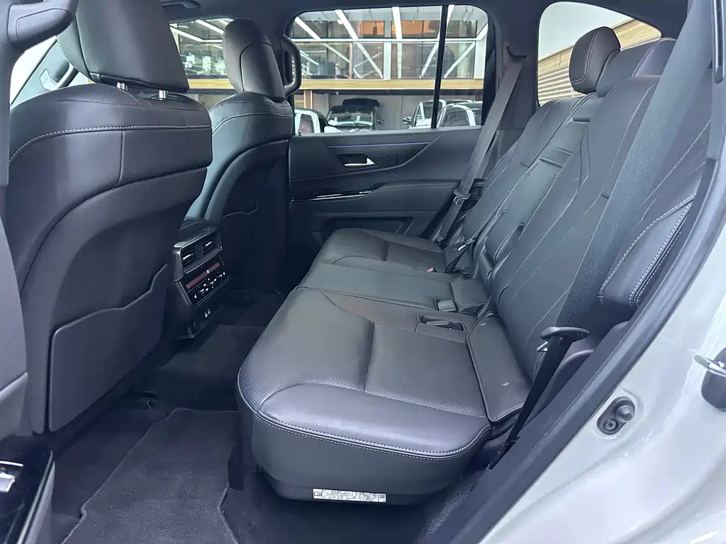 Lexus LX 2023 — фото 14