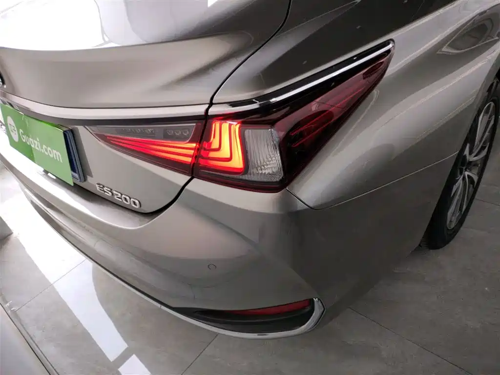 Lexus ES 2022 — фото 8