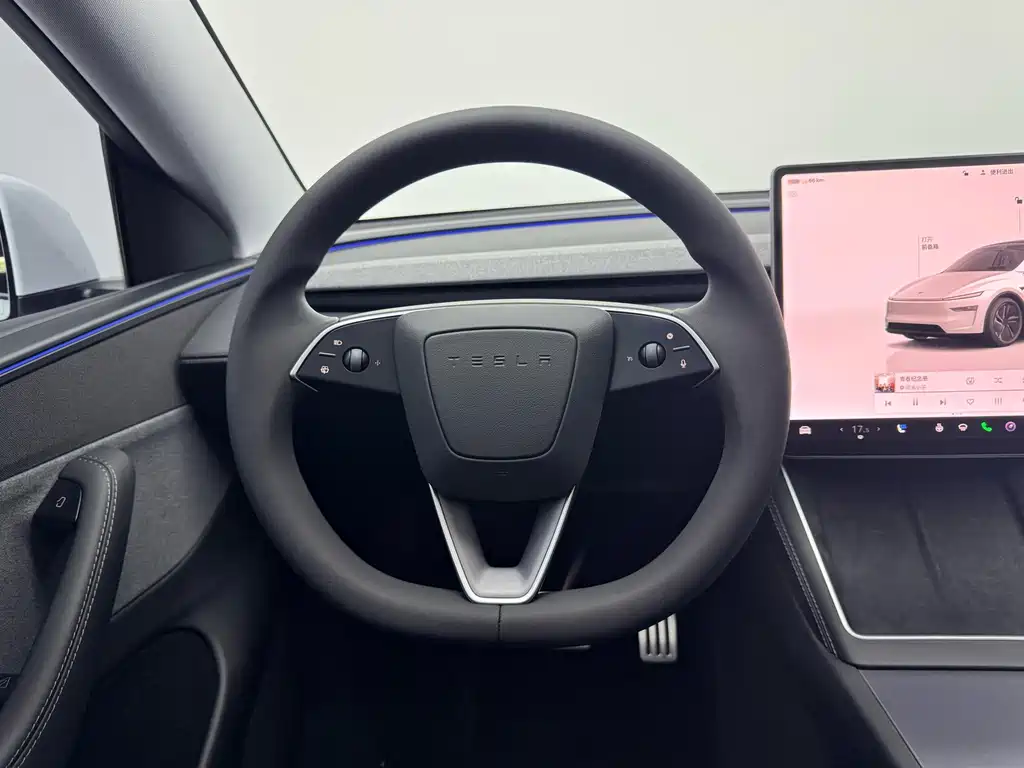 Tesla Model Y 2025 — фото 7