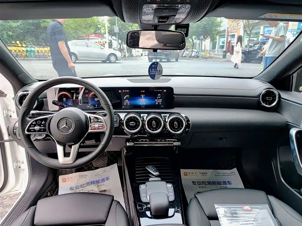 Mercedes-Benz A-Class 2021 — фото 10
