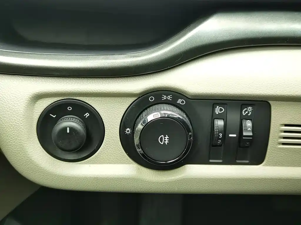 Buick Excelle 2016 — фото 21