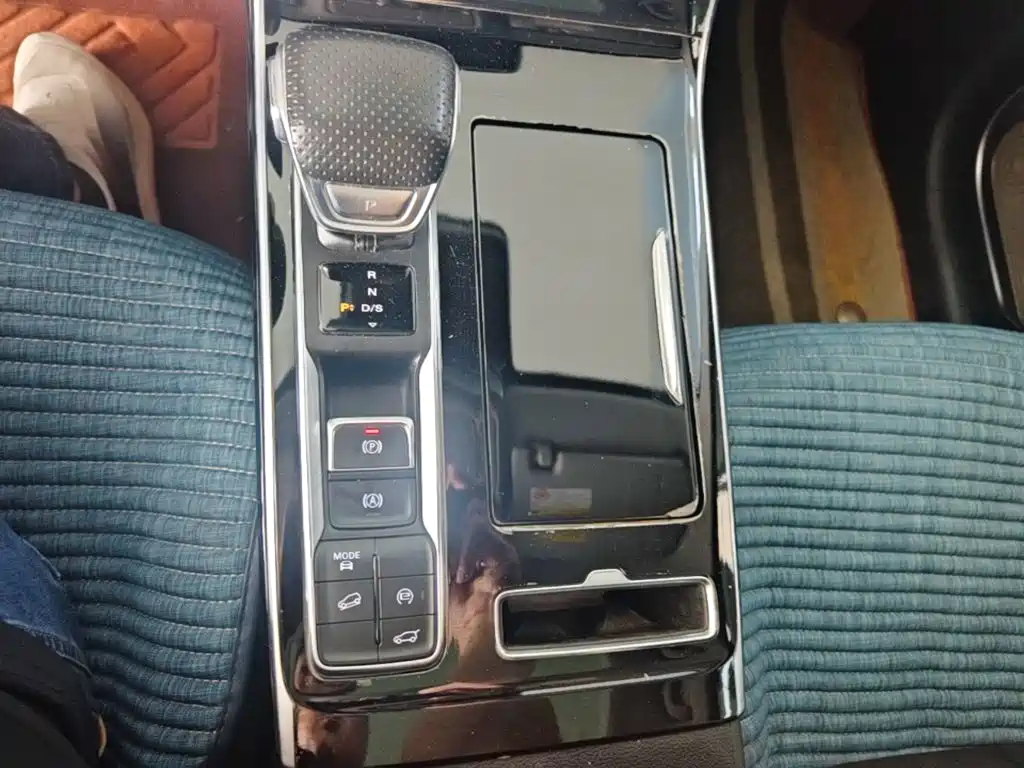 Roewe RX5 MAX 2021 — фото 14