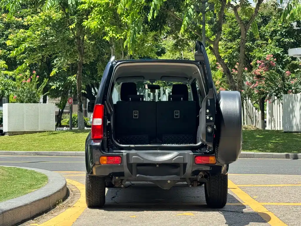 Suzuki Jimny 2018 — фото 17