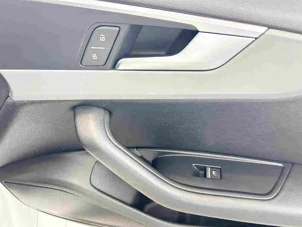 Audi A4L 2018 — фото 12
