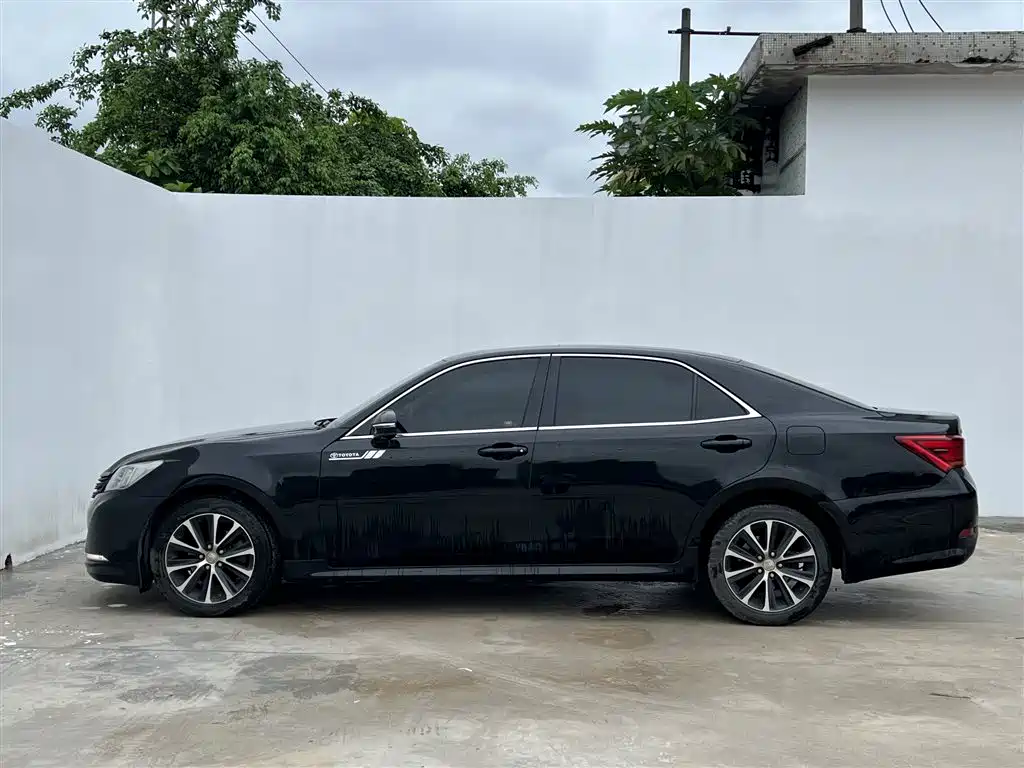 Toyota Crown 2018 — фото 5