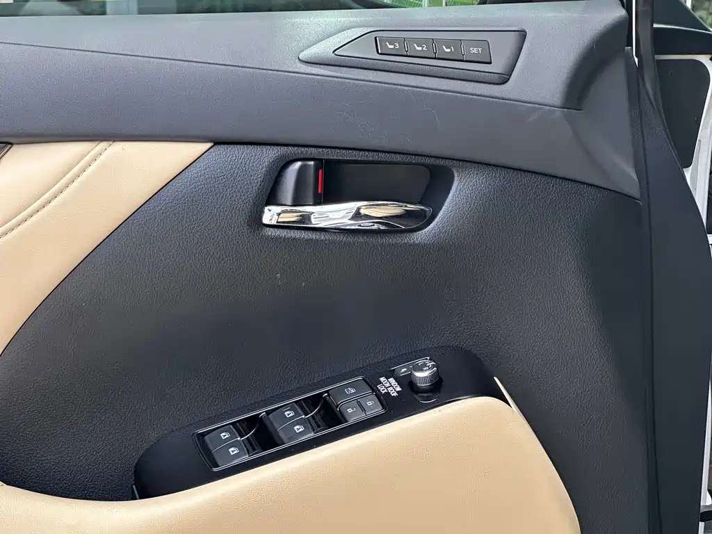 Toyota Alphard 2019 — фото 27