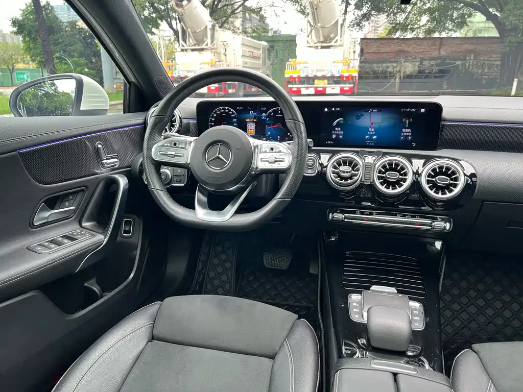 Mercedes-Benz A-Class 2023 — фото 20
