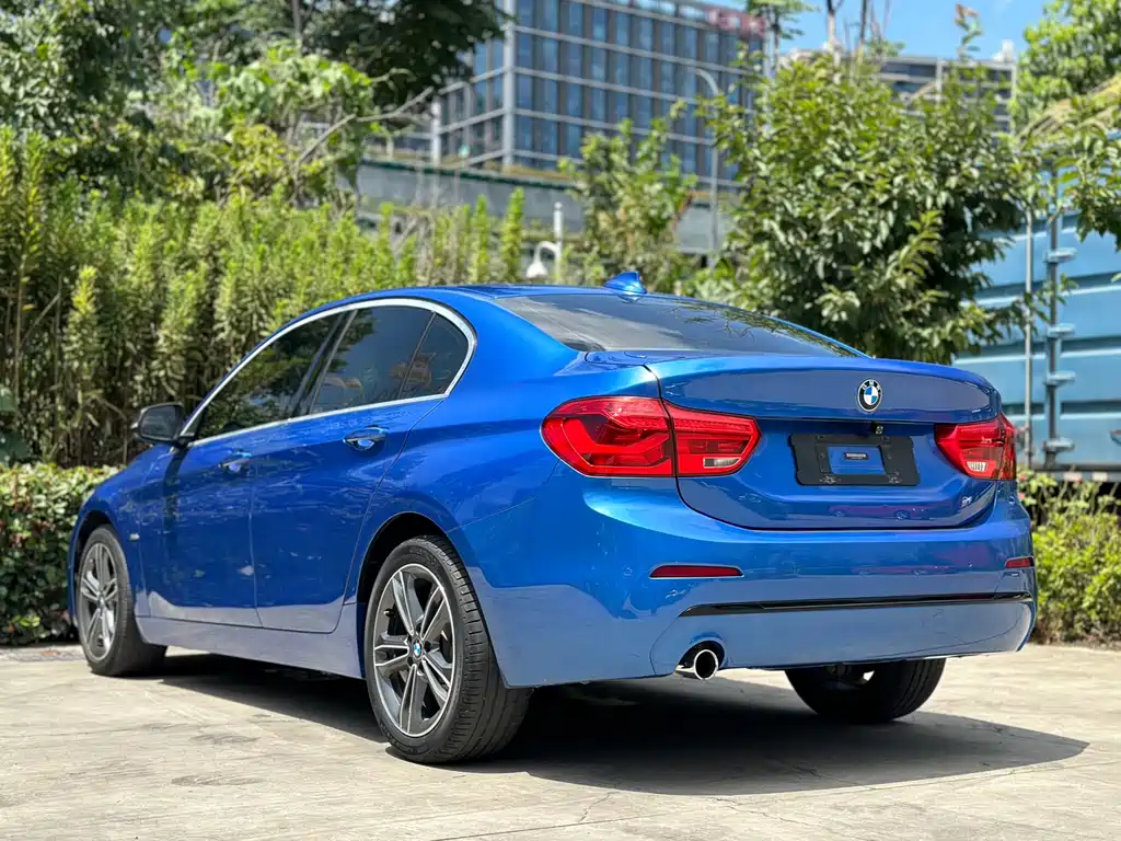 BMW 1 Series 2018 — фото 12