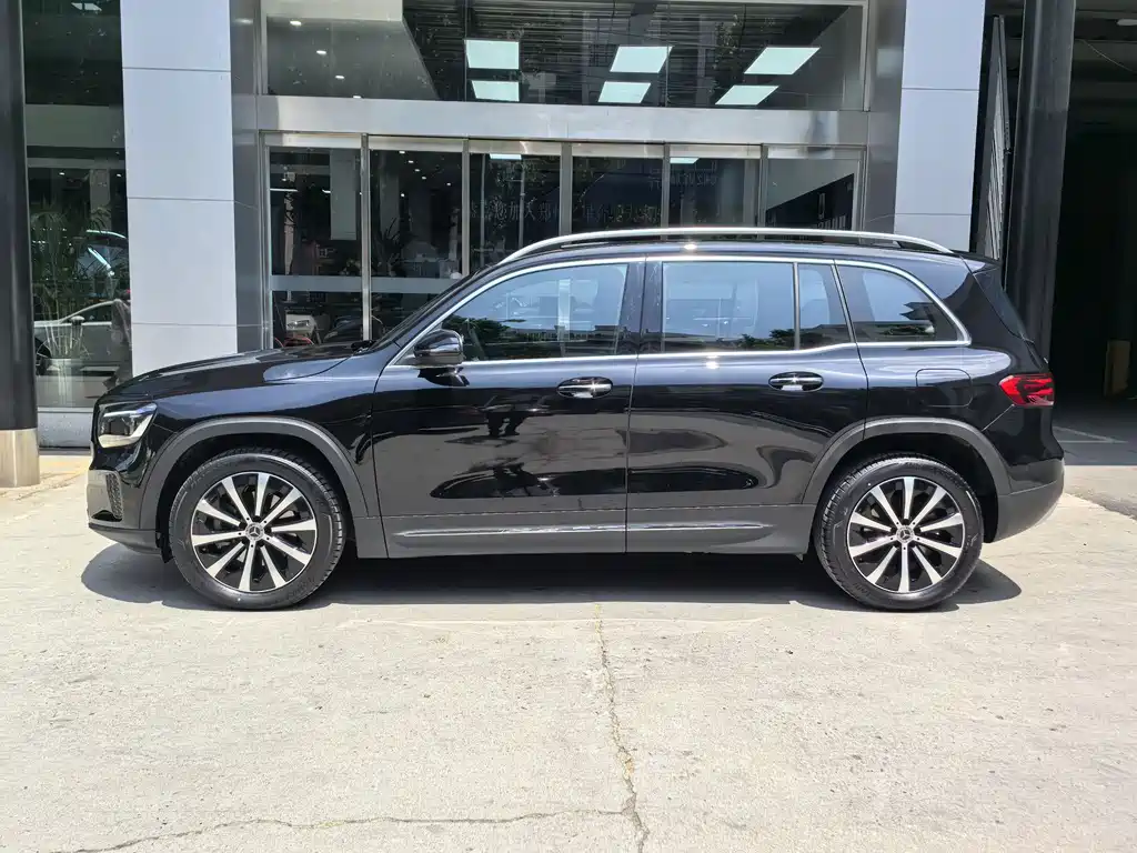 Mercedes-Benz GLB 2025 — фото 2
