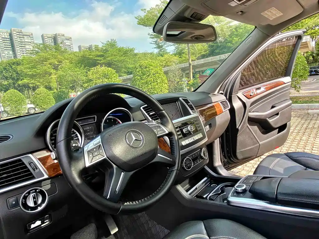 Mercedes-Benz M-Class 2012 — фото 13