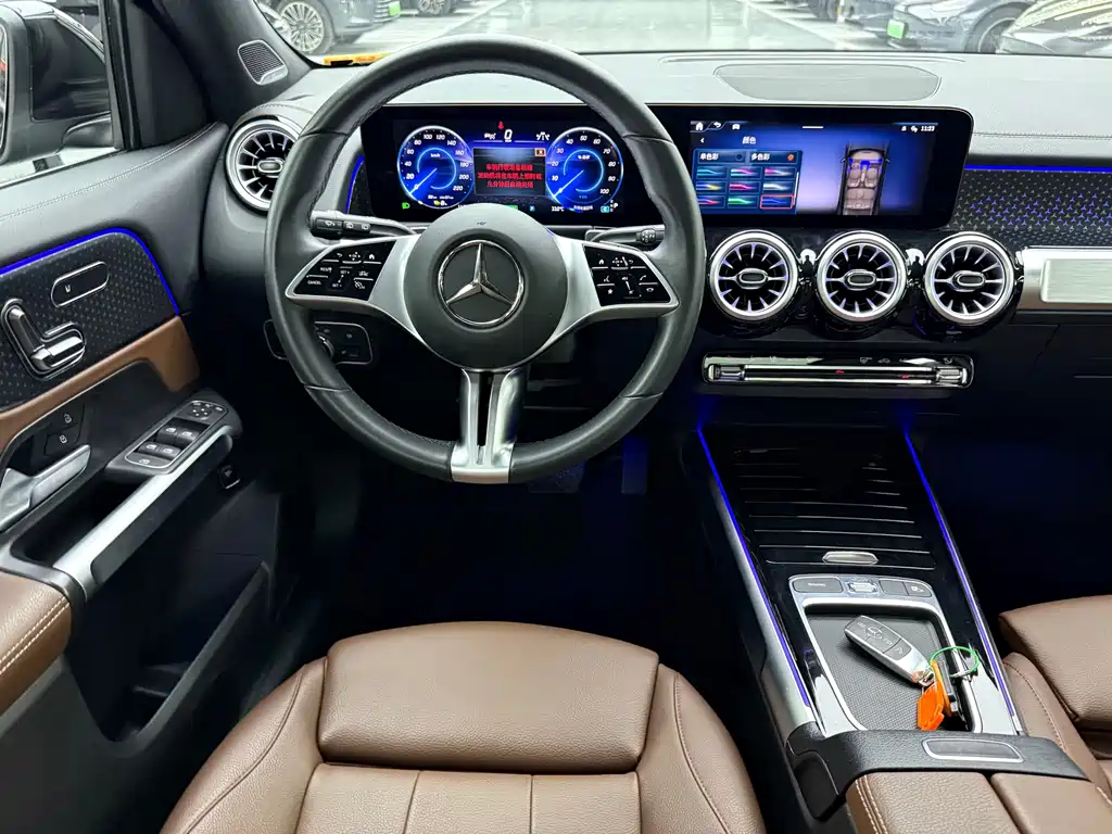 Mercedes-Benz EQB 2024 — фото 13