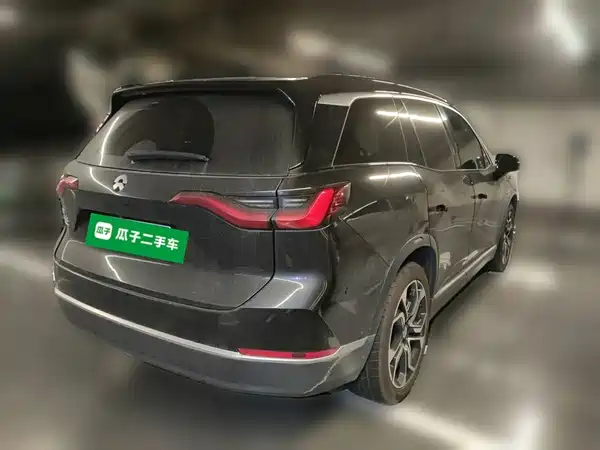 NIO ES8 2021