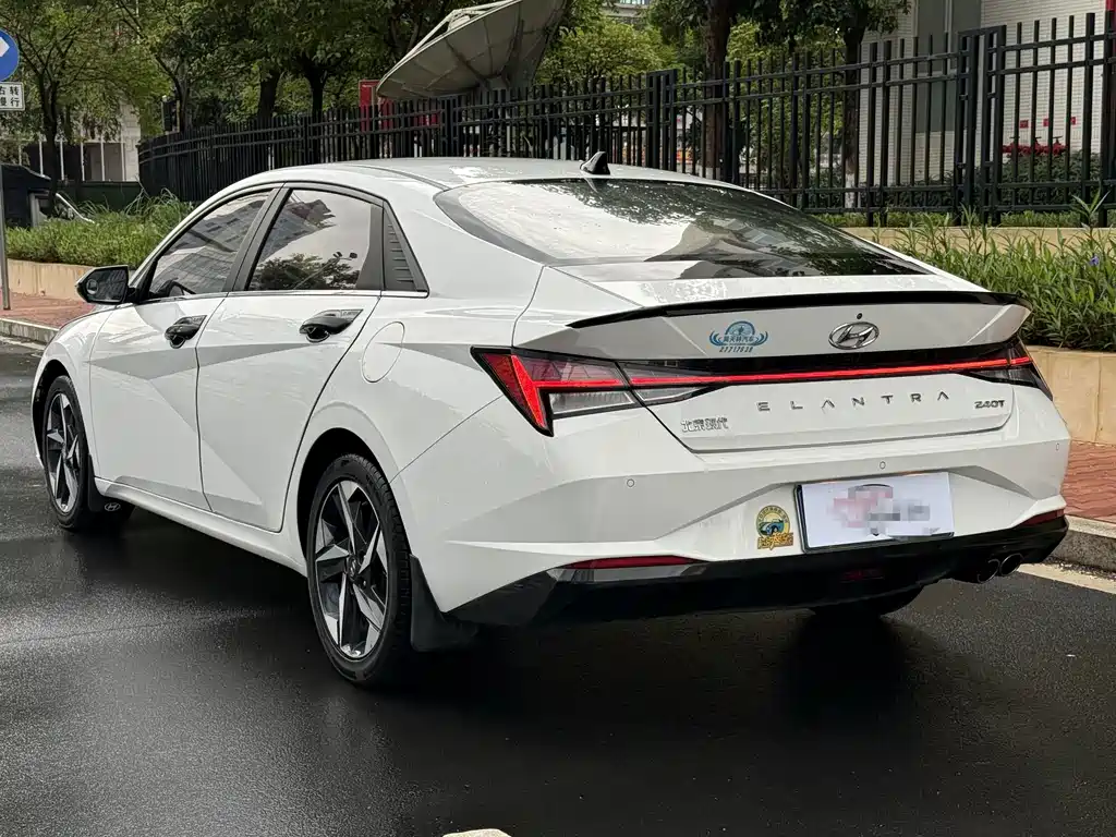 Hyundai Elantra 2020 — фото 10