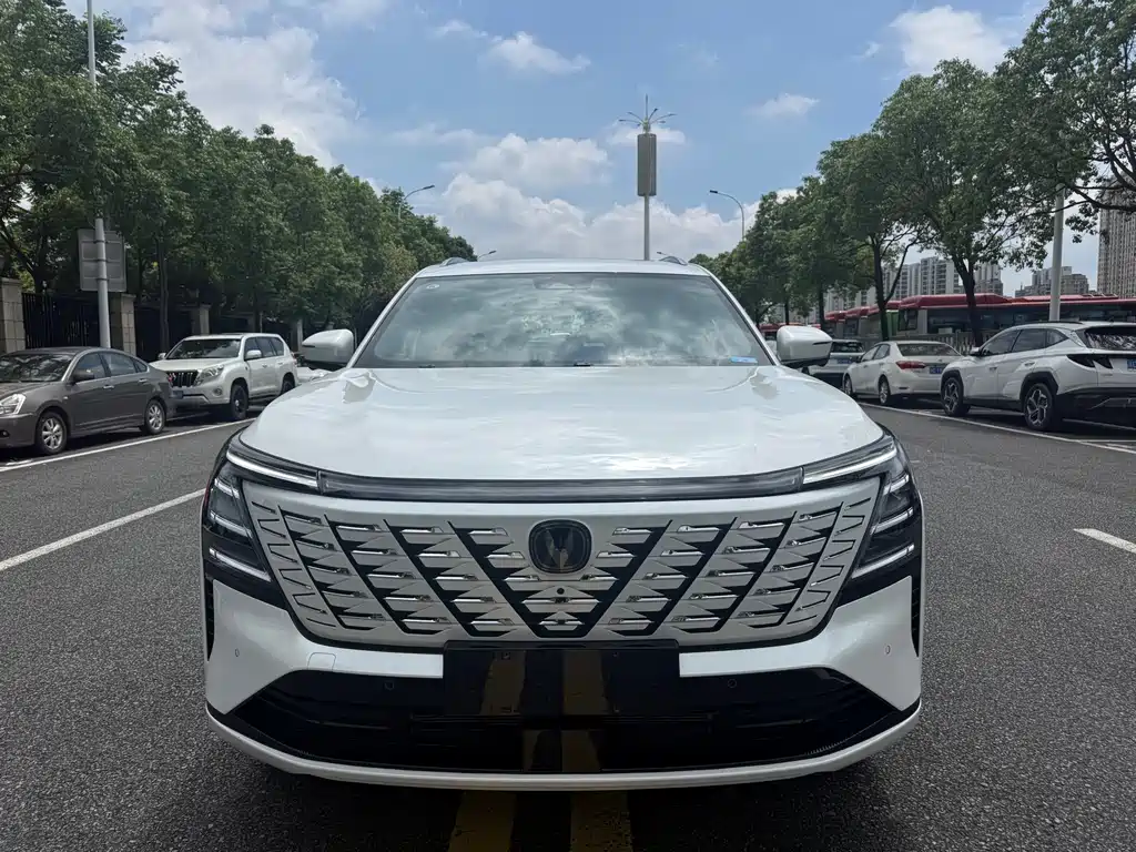 Changan CS75 PLUS 2025 — фото 2