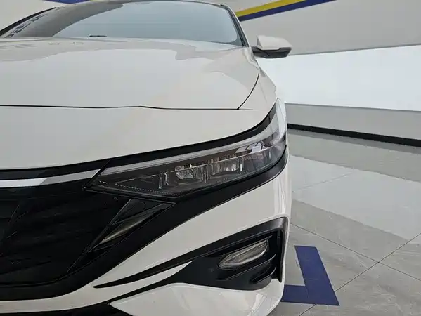 Hyundai Elantra 2025