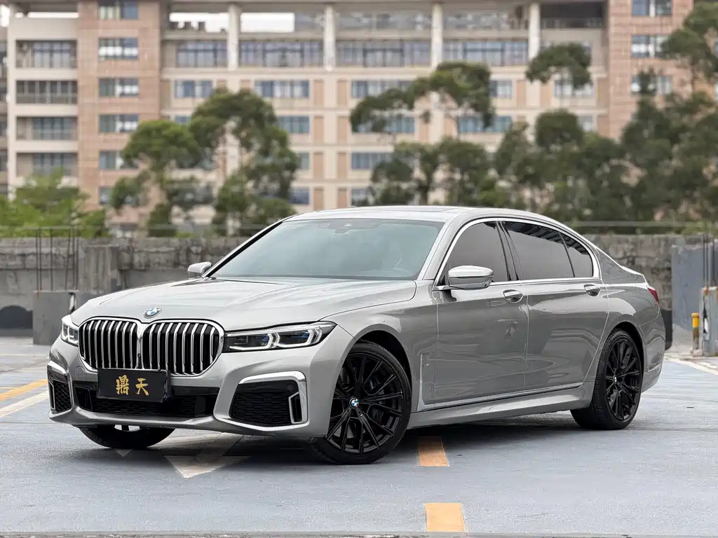 BMW 7 Series 2021 — фото 1