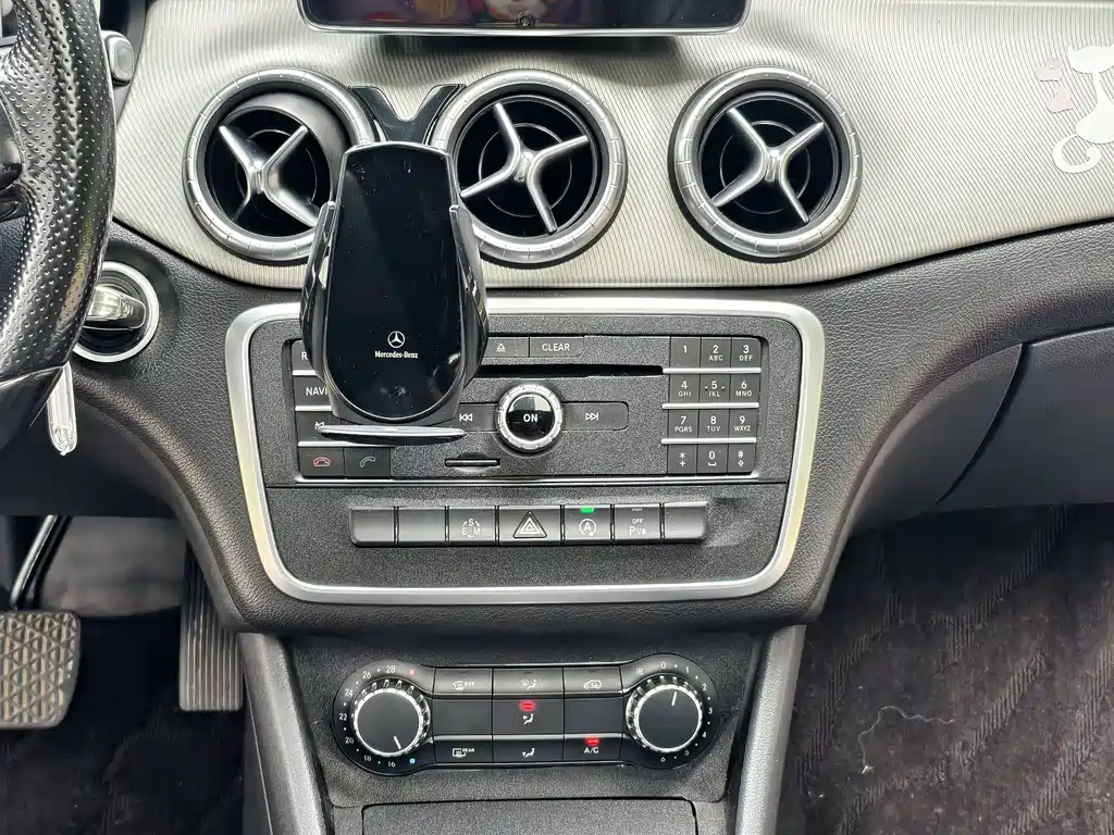 Mercedes-Benz CLA 2015 — фото 15