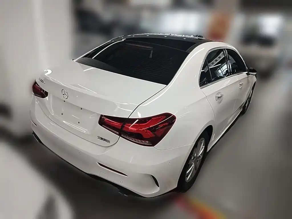 Mercedes-Benz A-Class 2019 — фото 12