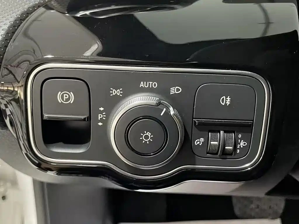 Mercedes-Benz A-Class 2022 — фото 12